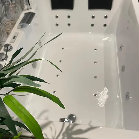 Exclusive 게스트하우스 아프릴리아