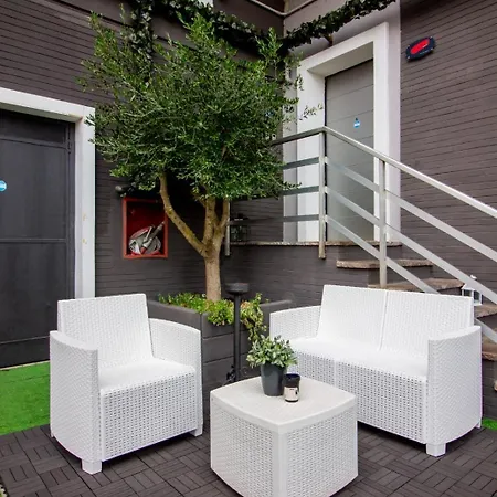 Exclusive 게스트하우스