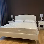 招待所 Exclusive 4*