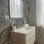 招待所 Exclusive